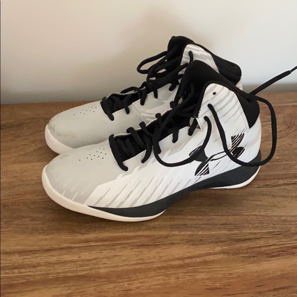 under armor high top basketball shoes